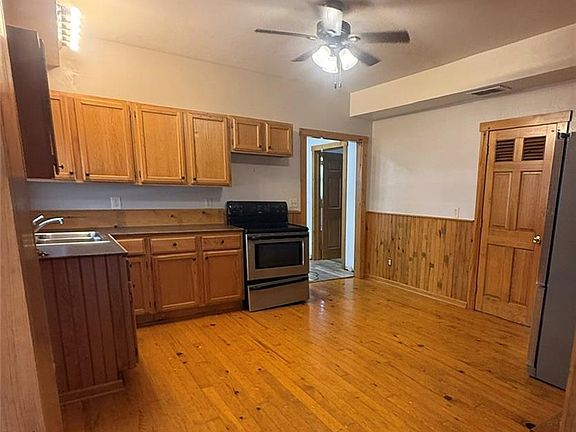 4th image of 407 Beech St
