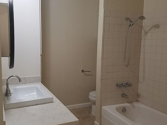 4th image of 2721 Skylark Dr