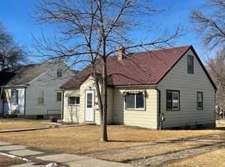 1017 Kingsbury St, Belle Fourche, SD 57717