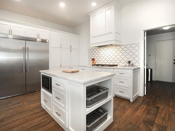3rd image of 9412 SW 32nd Ter
