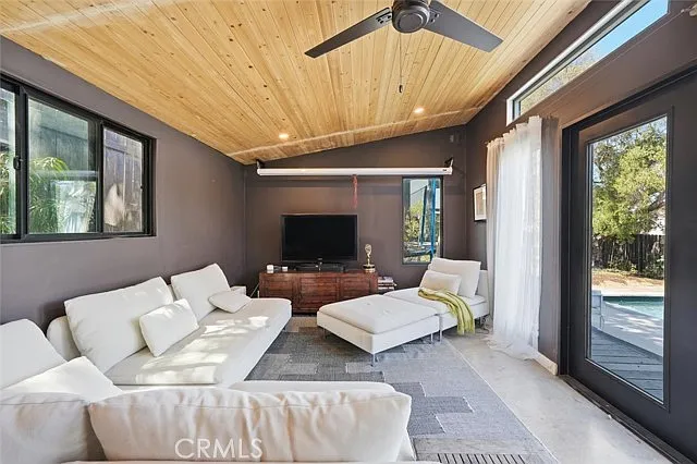 1720 Voorhees Ave — Photo 21
