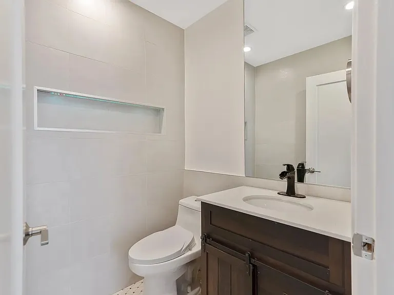 13940 Bermax Ave — Photo 54