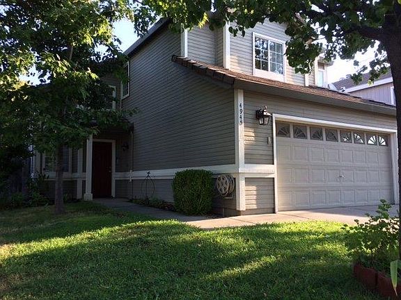 2nd image of 4945 Chelsea Glen Ct