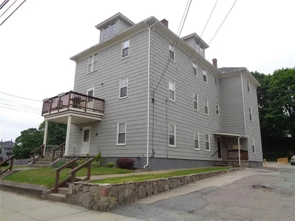 71 Hamlet Ave Unit 1R, Woonsocket, RI 02895