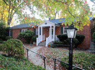 9527 E Stanhope Rd, Kensington, MD 20895