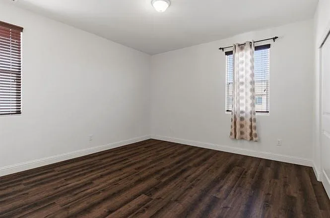 510 E Albertina Ave — Photo 44
