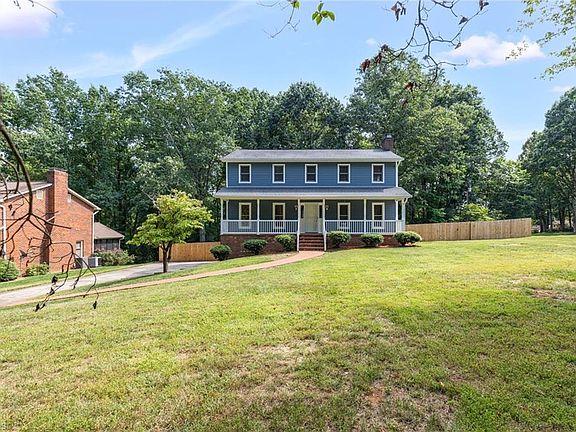3rd image of 236 Lilac Dr
