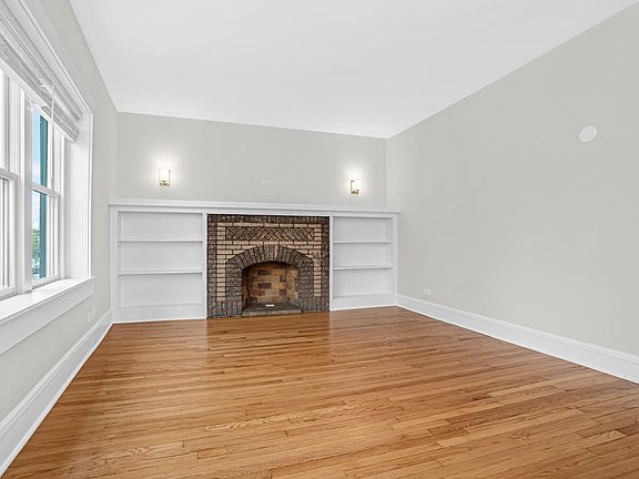 5th image of 5828 N Clark St #2S