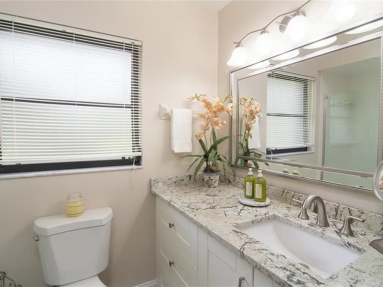5635 Golf Pointe Dr #101 — Photo 17