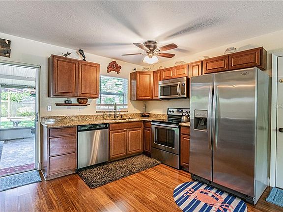 4th image of 2579 Elderberry Dr