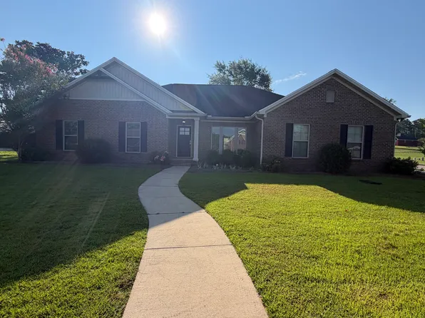 202 Cotton Ridge Ln, Dothan, AL 36301
