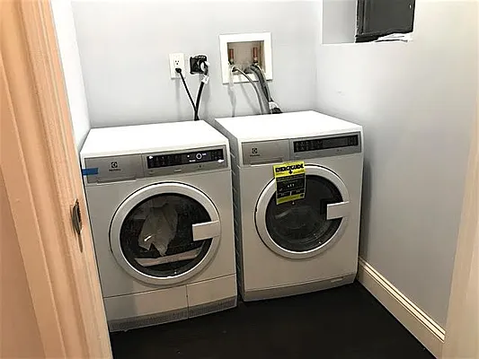 Rented by Friedman Roth Realty | media 17