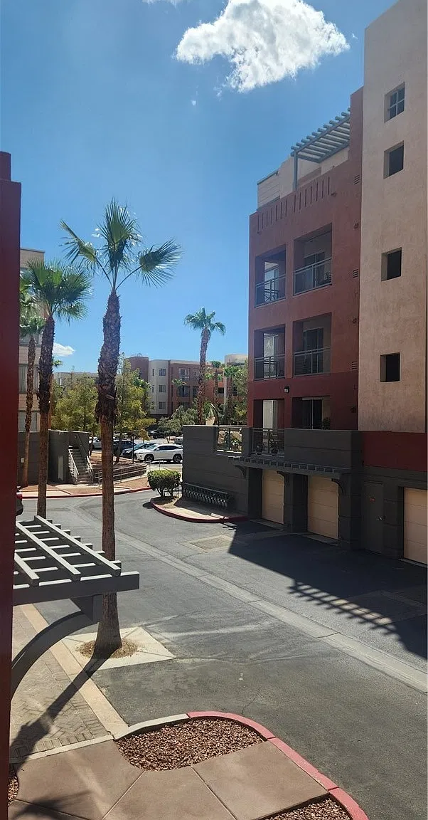 2 bed, 2.0 bath, 1155 sqft, $1,495 — Photo 3