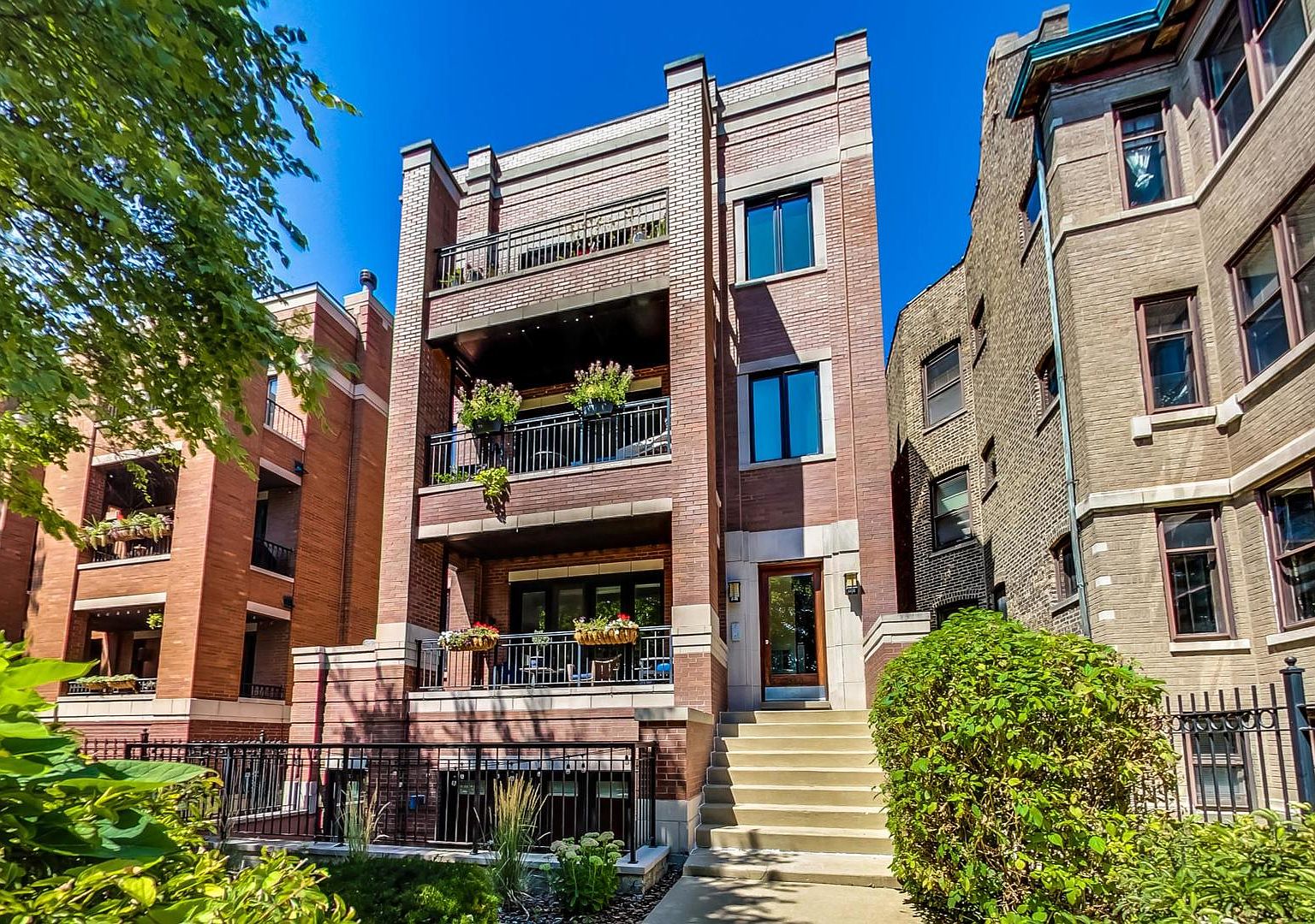 2550 W Logan Blvd 2R, Chicago, IL 60647 Zillow