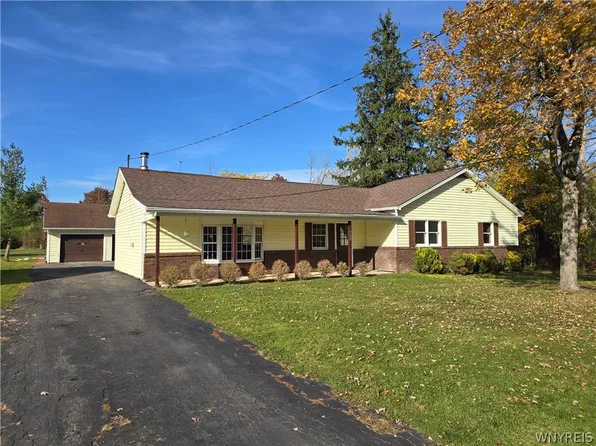 762 Williams Rd, Grand Island, NY 14072