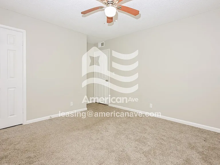 1237609_006_main_bedroom_7.jpg