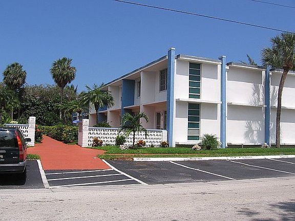 4th image of 9455 Bay Harbor Ter APT 4S