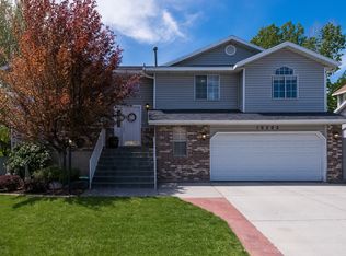10202 S Calla Lily Way, Sandy, UT 84092
