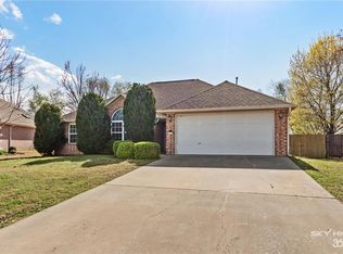 5221 S 60th Pl, Rogers, AR 72758