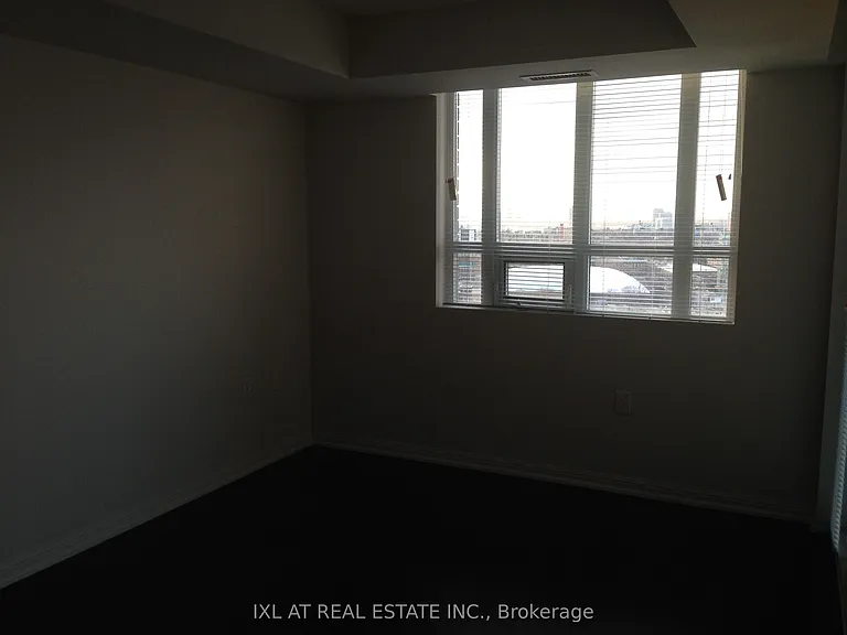 125 Western Battery Rd #2015 — Photo 8
