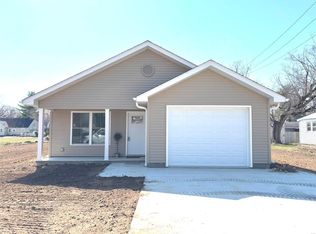 509 W Warmouth St, Salem, IL 62881