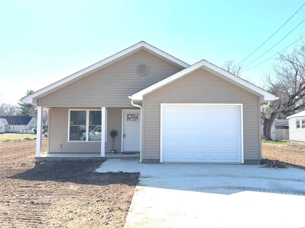 509 W Warmouth St, Salem, IL 62881