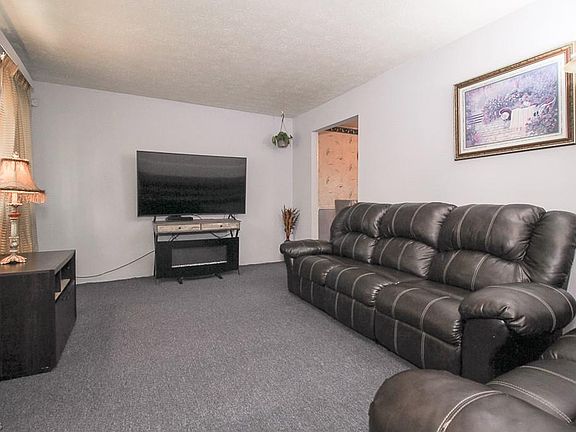 2nd image of 1509 Lake Ave