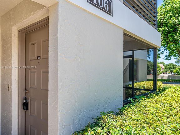 3rd image of 106 Gardens Dr APT 104
