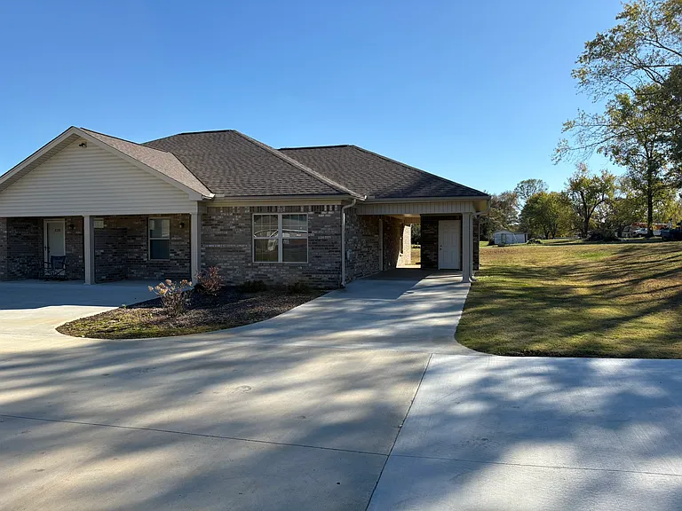 523 Ashbrook Pl — Photo 1