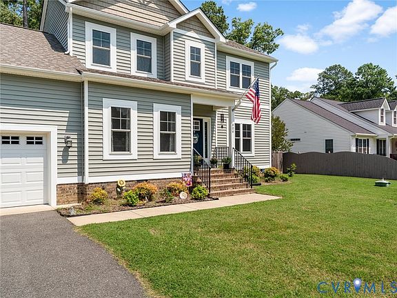 4th image of 904 Francis Rd