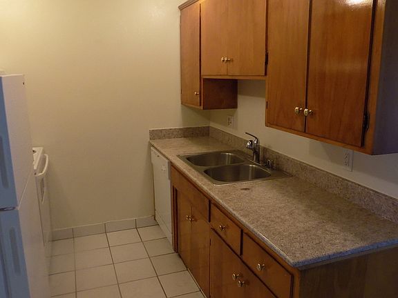 3rd image of 221 Quincy St APT 39
