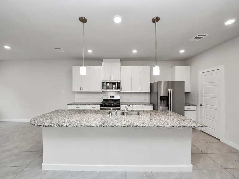 3830 Glossy Lake Dr — Photo 17