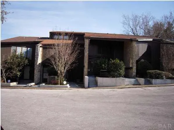 9984 Fairway Villas Ln, Pensacola, FL 32514