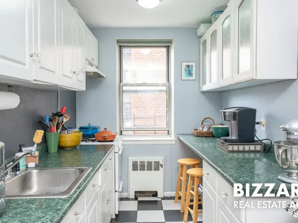 4 Bogardus Place image 4 of 10