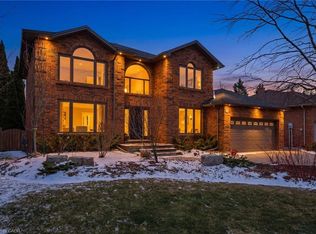 28 Deerview Ave, Hamilton, ON L9G 4R8