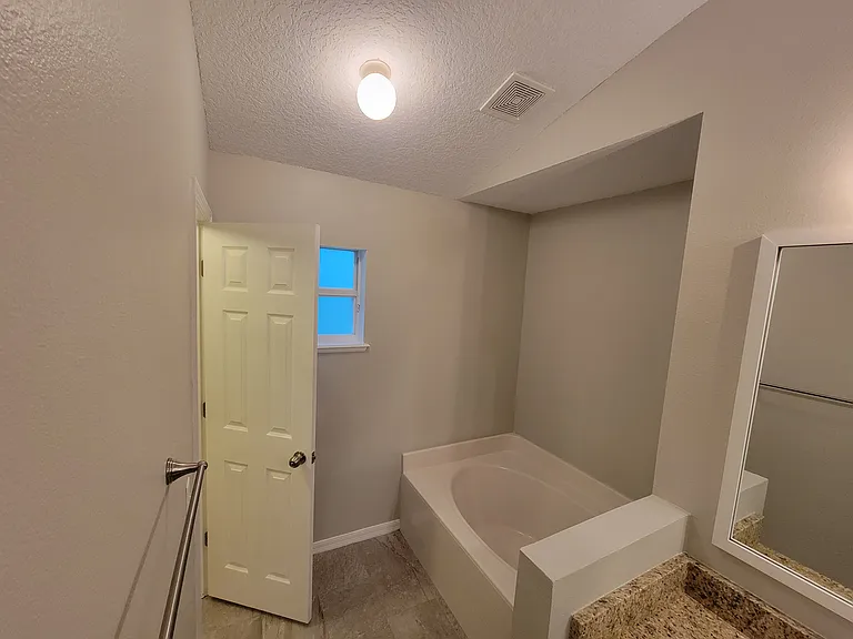 13909 Econ Woods Ln — Photo 14