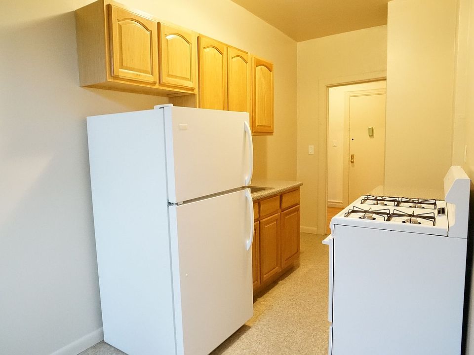 2nd image of 308 E 209th St APT 44