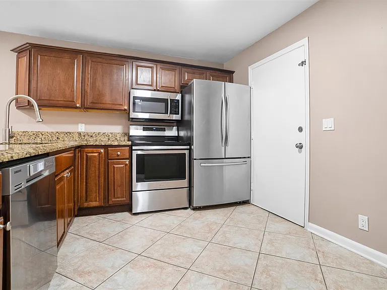 22615 SW 66th Ave — Photo 1