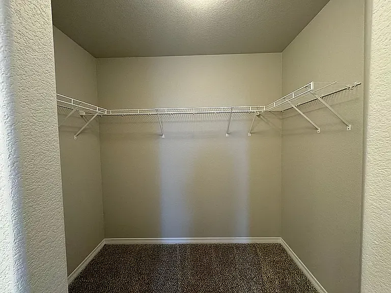 5423 Hammond Dr — Photo 13