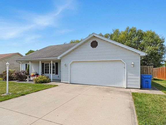 4th image of 726 S Redstone Ct