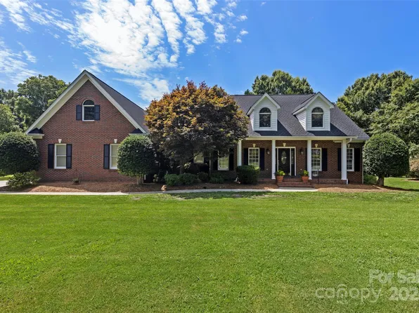 6138 Highview Rd, Matthews, NC 28104