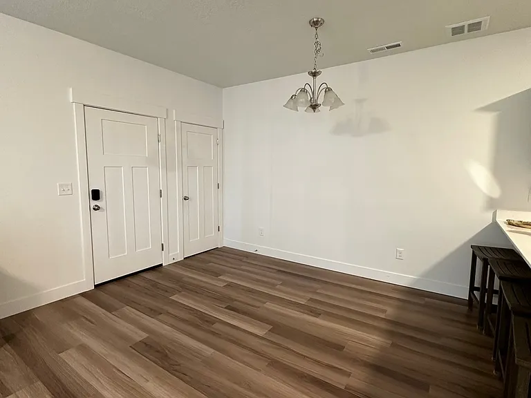 884 N Van Dyne Dr #203 — Photo 3