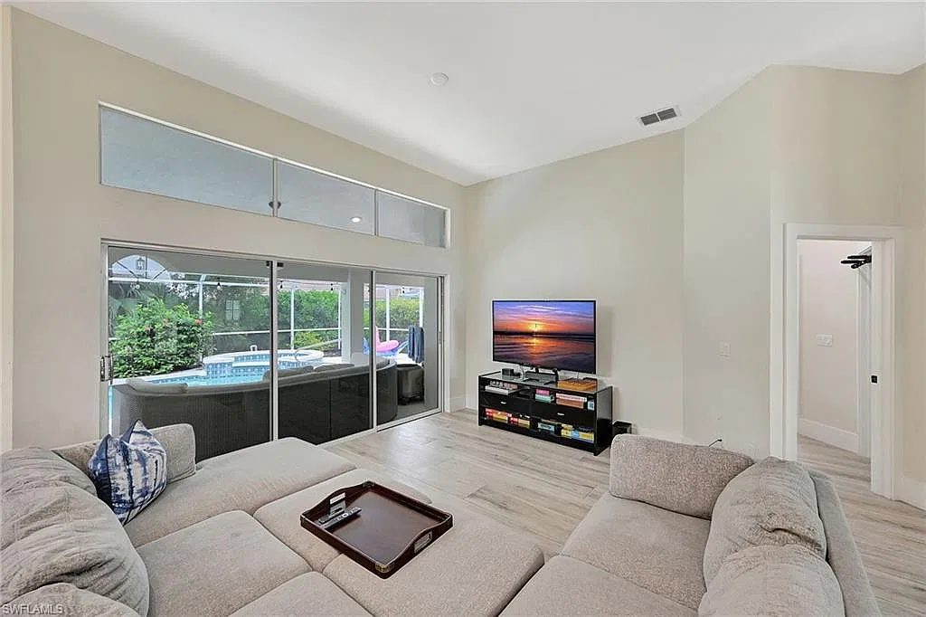 3 bed, 2.0 bath, 1668 sqft, $4,800 — Photo 4