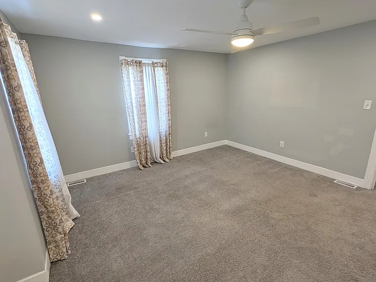 1744 Kings Hwy — Photo 3