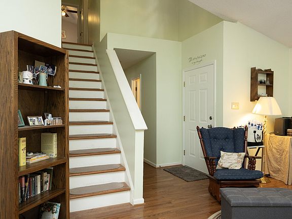 3rd image of 104 Penland Ct