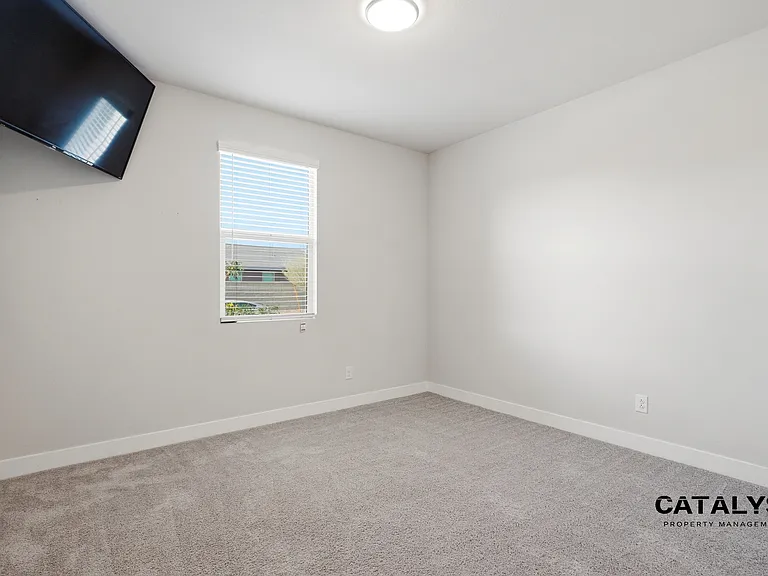6926 W Winston Dr — Photo 25