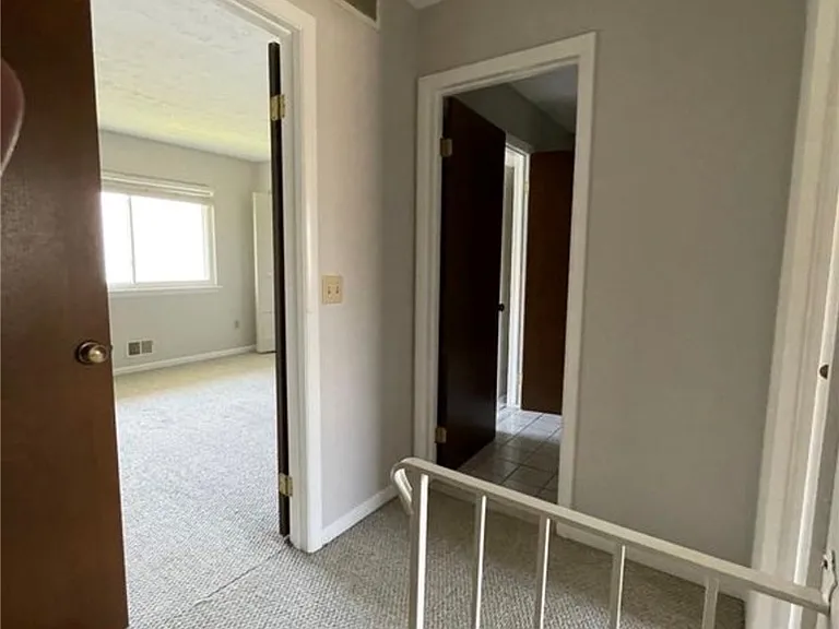422 Eastbrooke Ln — Photo 11