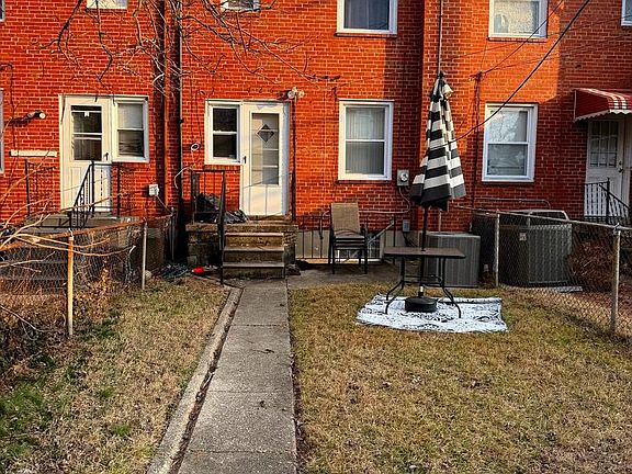 3rd image of 726 S Woodington Rd