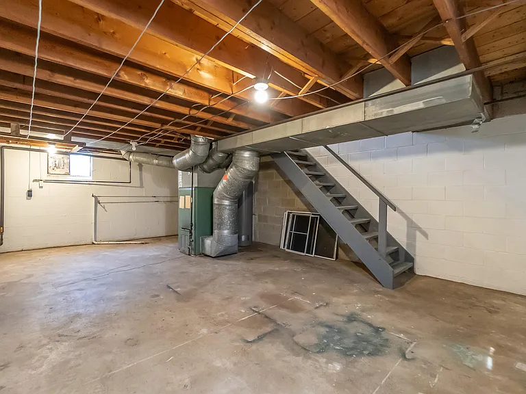 227 Madison St — Photo 23