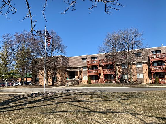 2nd image of 1925 Tall Oaks Dr #17
